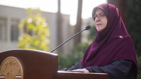 زنان موتورسوار گواهینامه می گیرند/ توضیحات سخنگوی دولت درباره رسمی شدن شرایط آموزش موتورسواری به بانوان و شرط گذاری ایمنی برای موتورسواری زنان