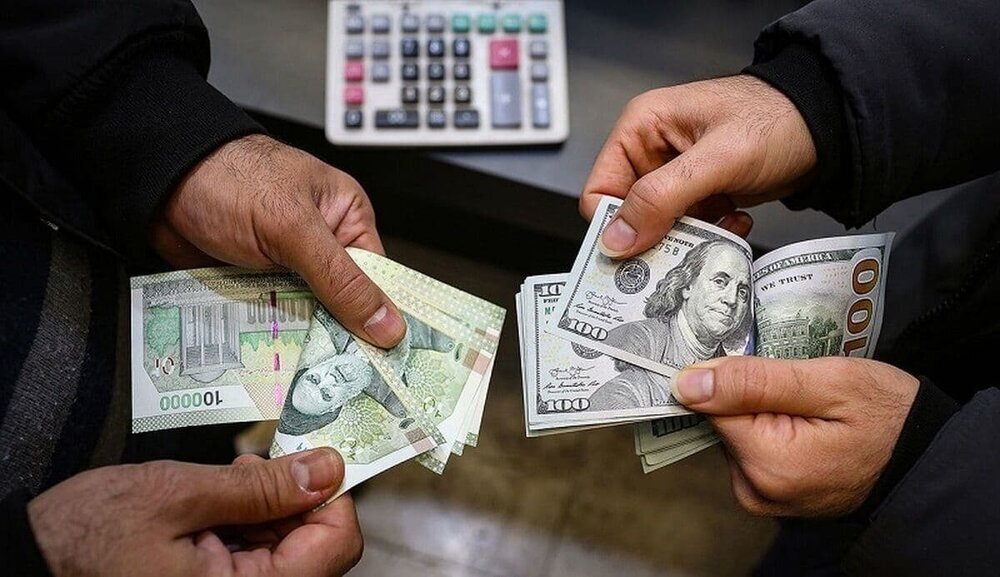 قیمت دلار و انواع ارزها در بازار ۱۷ شهریور ۱۴۰۵/ دلار ۱۳۰۰ تومان گران شد + جدول